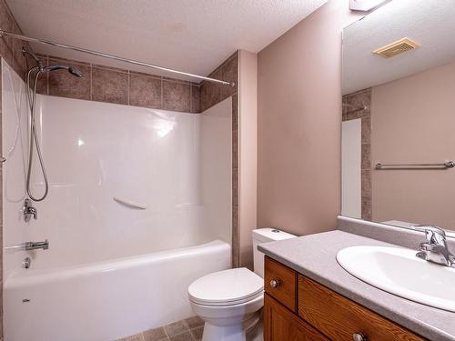 231 530 Hooke Road, Edmonton, AB - Indoor Photo Showing Bathroom