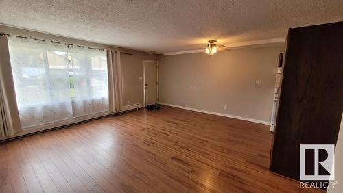 49 13590 38 Street Nw, Edmonton, AB - Indoor Photo Showing Other Room