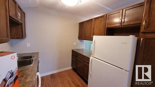 49 13590 38 Street Nw, Edmonton, AB - Indoor Photo Showing Kitchen