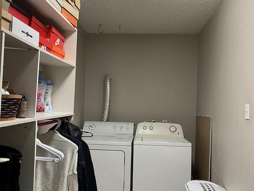 49 13590 38 Street Nw, Edmonton, AB - Indoor Photo Showing Laundry Room