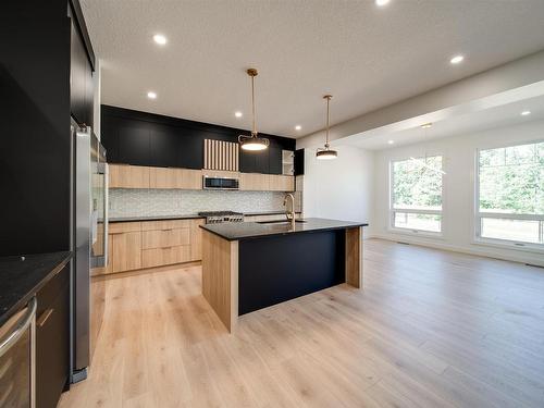 1410 Enright Landing, Edmonton, AB - Indoor Photo Showing Kitchen With Upgraded Kitchen