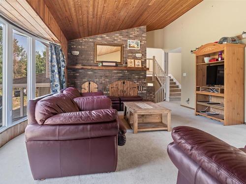 73 23054 Twp Road 512 Sw, Rural Strathcona County, AB -  Photo Showing Living Room