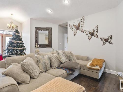 61016 Hwy 897, Rural Bonnyville M.D., AB - Indoor Photo Showing Living Room