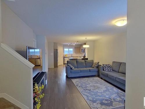 2205 16 Ave, Edmonton, AB - Indoor Photo Showing Living Room