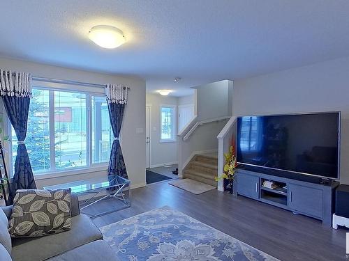 2205 16 Ave, Edmonton, AB - Indoor