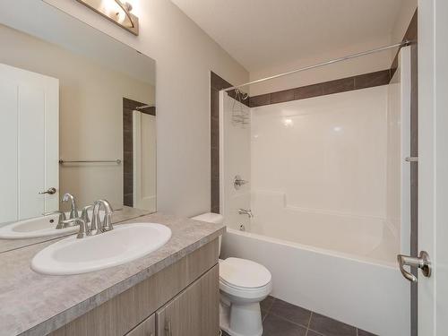 4428 6 Street, Edmonton, AB - Indoor Photo Showing Bathroom