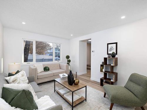 9C Twin Terrace, Edmonton, AB - Indoor Photo Showing Living Room