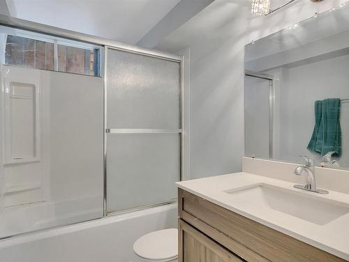 4019 34A Avenue, Edmonton, AB - Indoor Photo Showing Bathroom