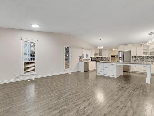 4019 34A Avenue, Edmonton, AB - Indoor Photo Showing Kitchen