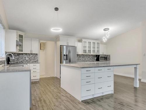 4019 34A Avenue, Edmonton, AB - Indoor Photo Showing Kitchen