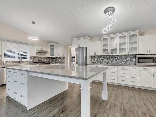 4019 34A Avenue, Edmonton, AB - Indoor Photo Showing Kitchen With Stainless Steel Kitchen With Upgraded Kitchen