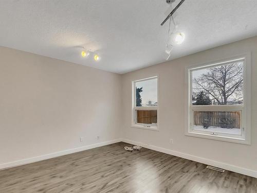 4019 34A Avenue, Edmonton, AB - Indoor Photo Showing Other Room