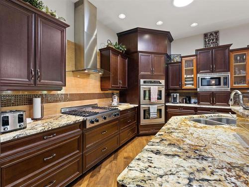 57 54315 Rge Rd 251, Rural Sturgeon County, AB - Indoor Photo Showing Kitchen With Double Sink