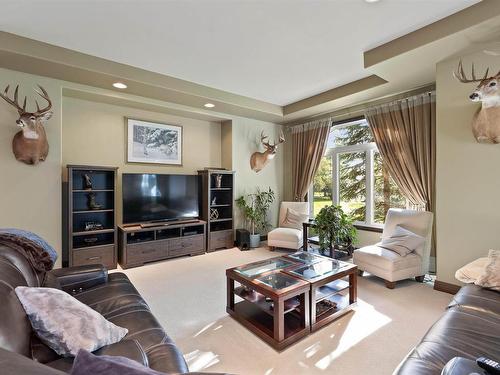 57 54315 Rge Rd 251, Rural Sturgeon County, AB - Indoor Photo Showing Living Room