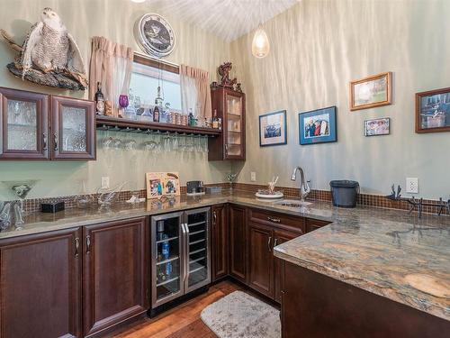 57 54315 Rge Rd 251, Rural Sturgeon County, AB - Indoor Photo Showing Kitchen