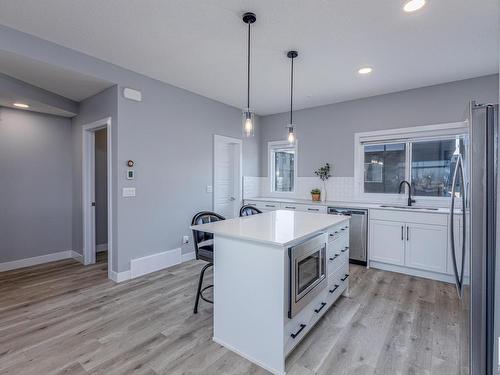 130 804 Welsh Drive, Edmonton, AB - Indoor Photo Showing Kitchen