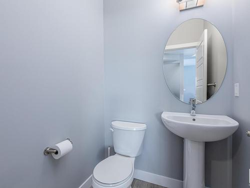 130 804 Welsh Drive, Edmonton, AB - Indoor Photo Showing Bathroom