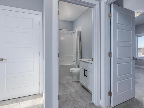 130 804 Welsh Drive, Edmonton, AB - Indoor Photo Showing Bathroom