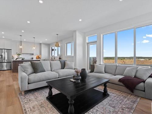 39 Darby Crescent, Spruce Grove, AB - Indoor Photo Showing Living Room