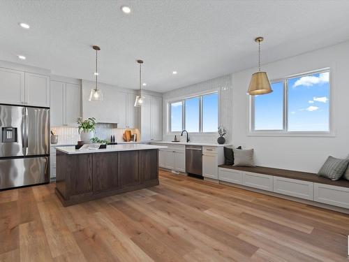 39 Darby Crescent, Spruce Grove, AB - Indoor Photo Showing Kitchen With Stainless Steel Kitchen With Upgraded Kitchen