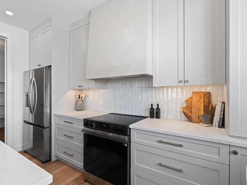 39 Darby Crescent, Spruce Grove, AB - Indoor Photo Showing Kitchen