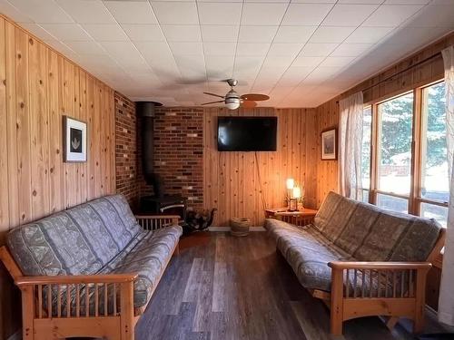 803 Marine Drive Drive Nw, Rural Wetaskiwin County, AB - Indoor Photo Showing Living Room