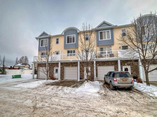 12 Fairfax Lane, Devon, AB - Outdoor With Facade