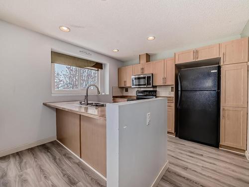 12 Fairfax Lane, Devon, AB - Indoor Photo Showing Kitchen