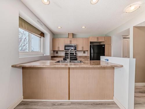 12 Fairfax Lane, Devon, AB - Indoor Photo Showing Kitchen