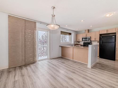 12 Fairfax Lane, Devon, AB - Indoor Photo Showing Kitchen