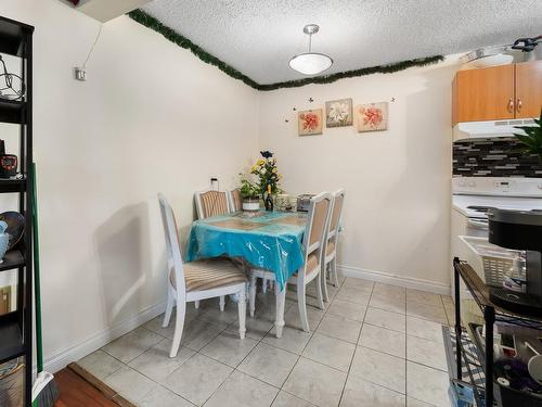 1498 Lakewood Road, Edmonton, AB - Indoor Photo Showing Dining Room