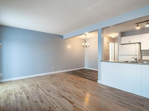 195 230 Edwards Drive, Edmonton, AB - Indoor Photo Showing Kitchen