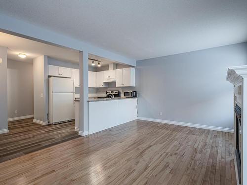 195 230 Edwards Drive, Edmonton, AB - Indoor Photo Showing Kitchen