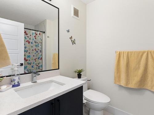 18228 90 Street, Edmonton, AB - Indoor Photo Showing Bathroom