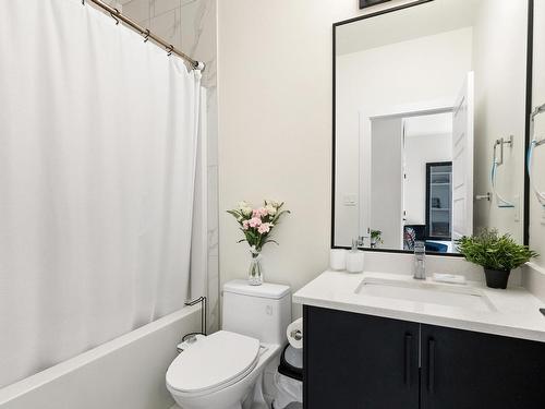 18228 90 Street, Edmonton, AB - Indoor Photo Showing Bathroom