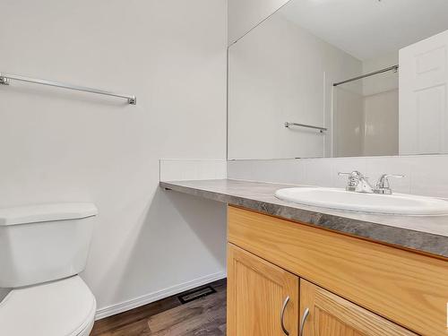 126 150 Edwards Drive, Edmonton, AB - Indoor Photo Showing Bathroom