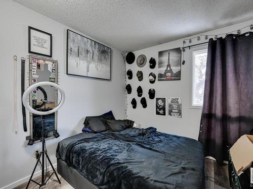 17779 81 Avenue, Edmonton, AB - Indoor Photo Showing Bedroom