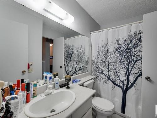 17779 81 Avenue, Edmonton, AB - Indoor Photo Showing Bathroom