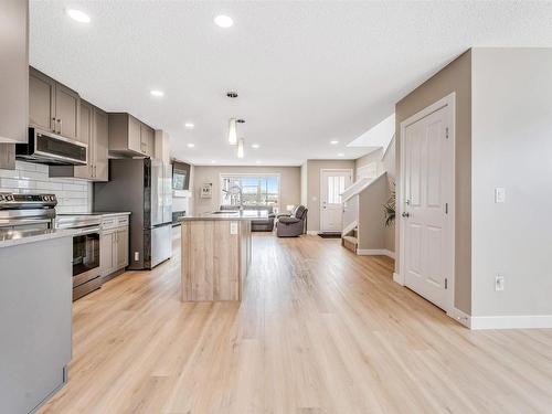 3504 4 Street, Edmonton, AB - Indoor Photo Showing Kitchen With Upgraded Kitchen