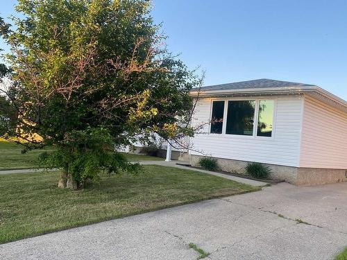 1181 68 Street Nw, Edmonton, AB - Indoor Photo Showing Other Room