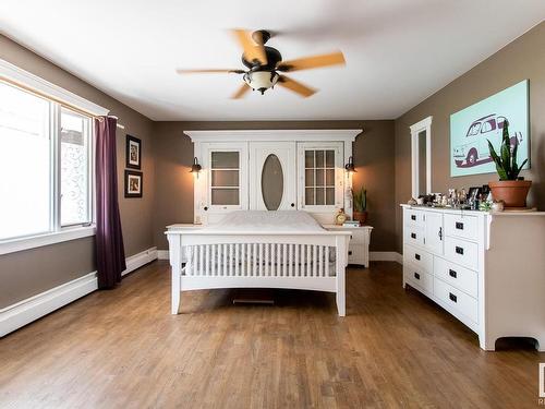 59512 Rge Rd 33, Rural Barrhead County, AB - Indoor Photo Showing Bedroom