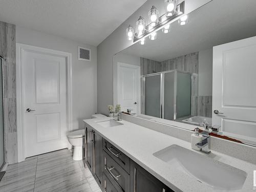 9325 Cooper Bend, Edmonton, AB - Indoor Photo Showing Bathroom