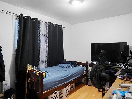 8004 130 Avenue, Edmonton, AB - Indoor Photo Showing Bedroom