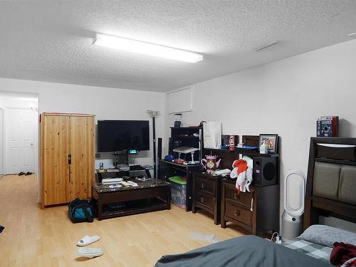 8004 130 Avenue, Edmonton, AB - Indoor Photo Showing Bedroom