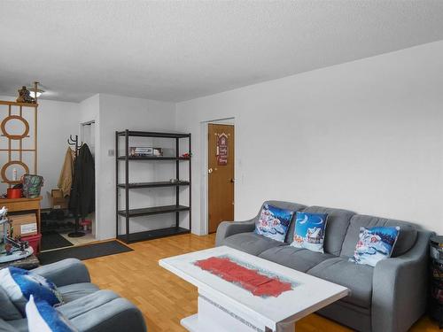 8004 130 Avenue, Edmonton, AB - Indoor Photo Showing Living Room