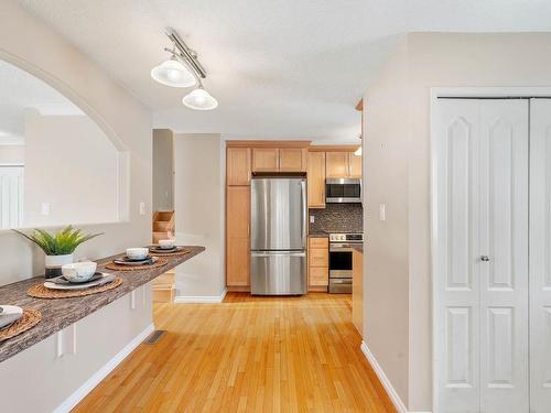 4102 34 Avenue, Leduc, AB - Indoor Photo Showing Kitchen