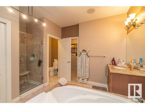 37 1225 Wanyandi Road, Edmonton, AB - Indoor Photo Showing Bathroom