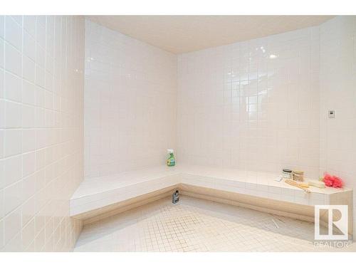 37 1225 Wanyandi Road, Edmonton, AB - Indoor Photo Showing Bathroom