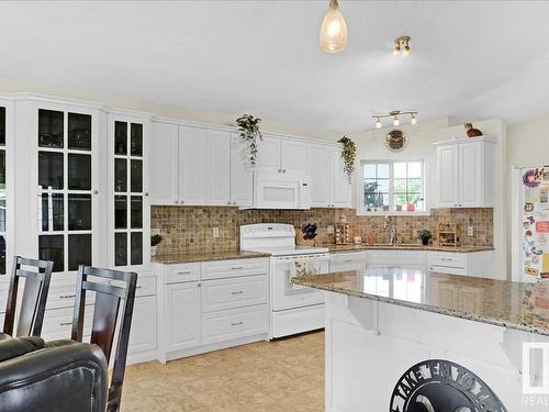 4610 47 Avenue, Redwater, AB - Indoor Photo Showing Kitchen