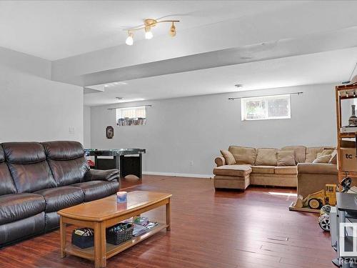 4610 47 Avenue, Redwater, AB - Indoor Photo Showing Living Room